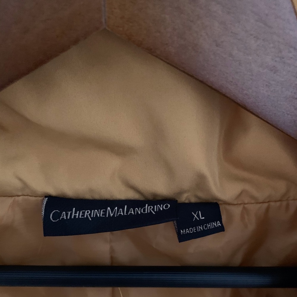 Used clothes - Picture 2 of 2